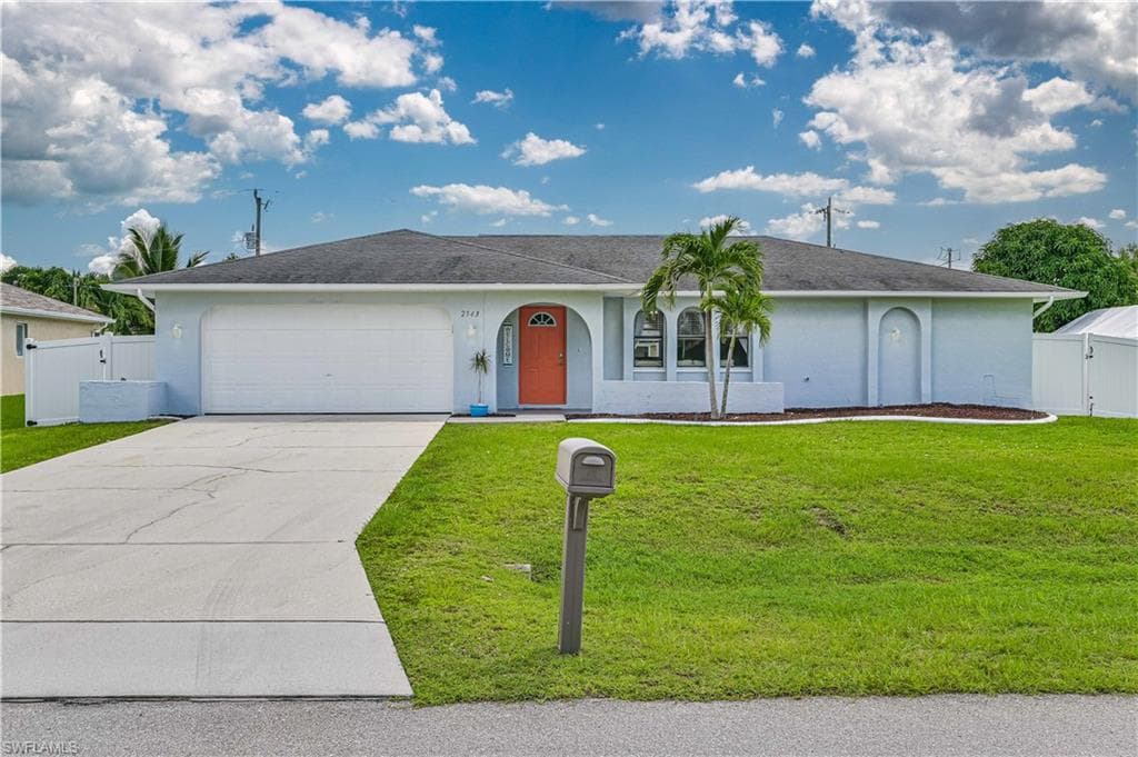 2543 SW 4th PL CAPE CORAL, FL 33914