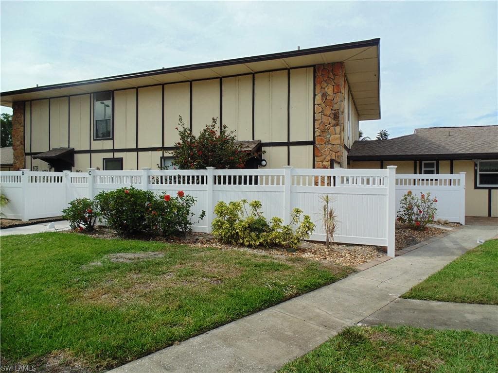 4289 Island CIR C FORT MYERS, FL 33919