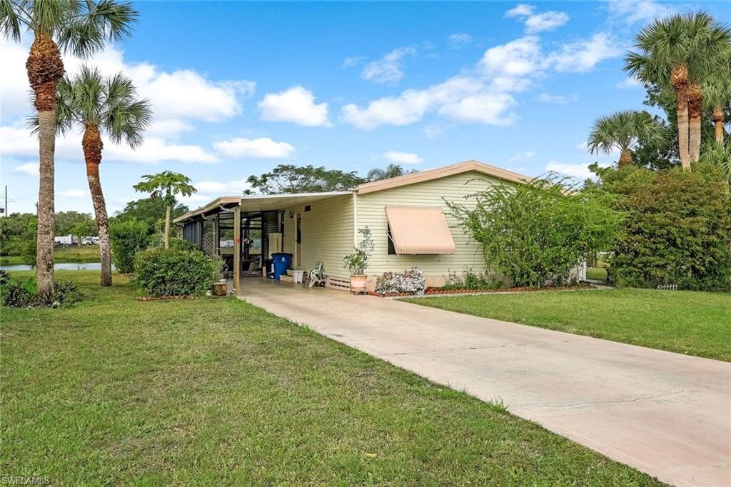 2626 Zoysia LN NORTH FORT MYERS, FL 33917