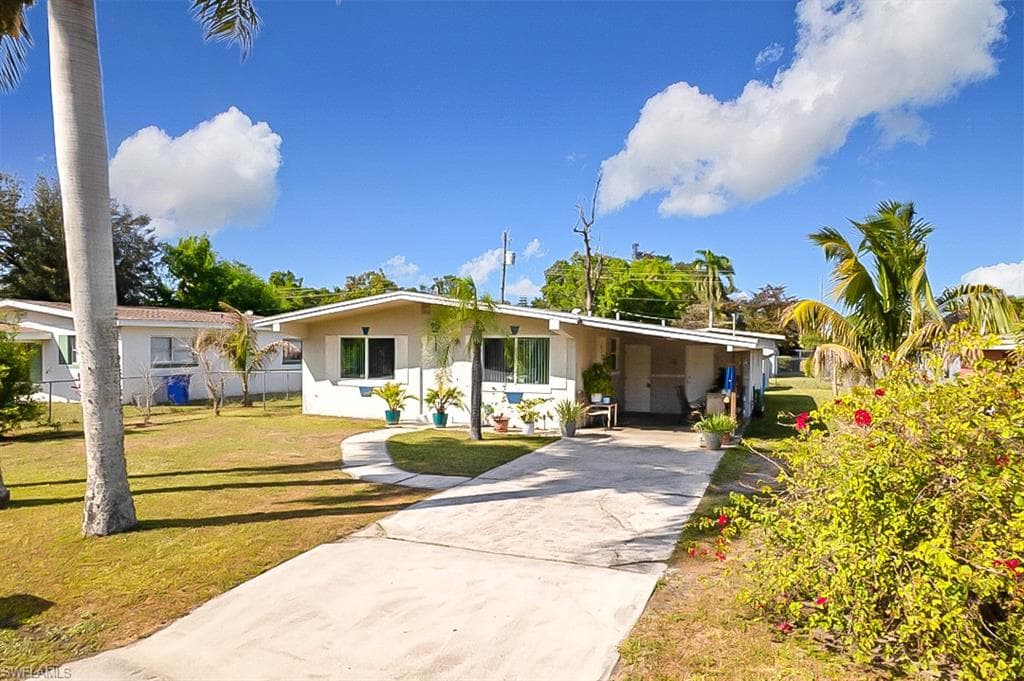 3757 Bell ST FORT MYERS, FL 33916
