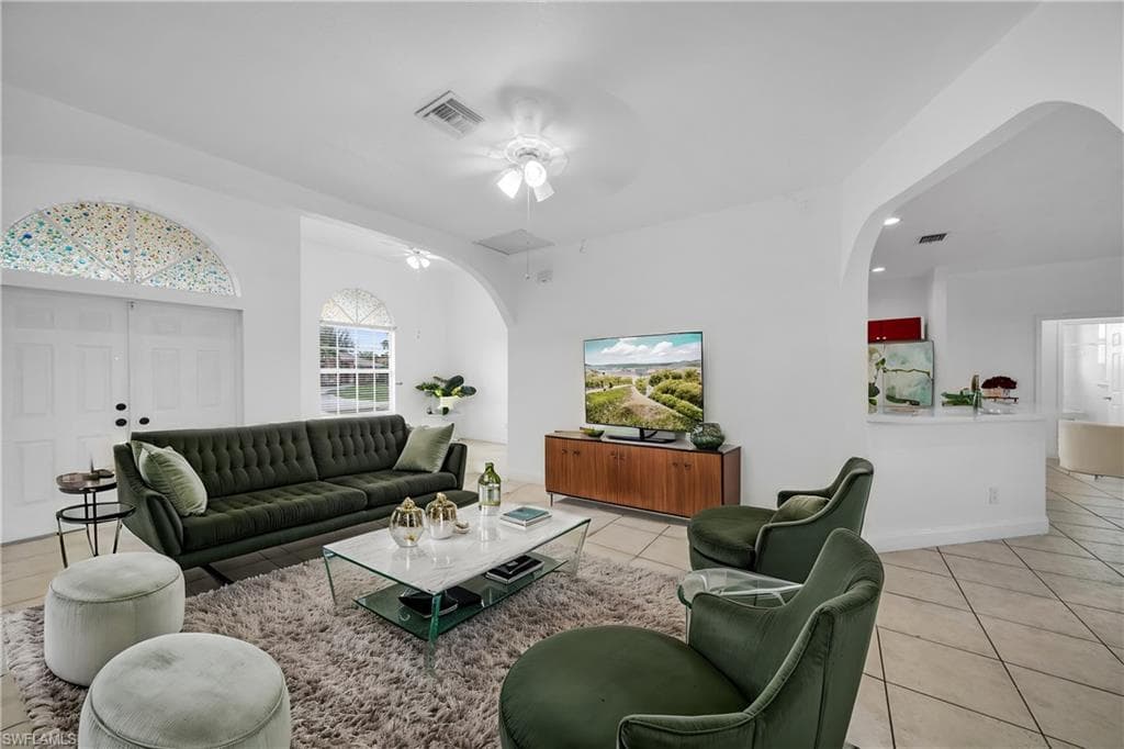 707 SW 4th CT CAPE CORAL, FL 33991