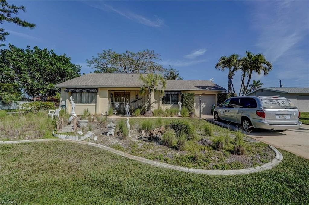 1201 SE 33rd TER CAPE CORAL, FL 33904