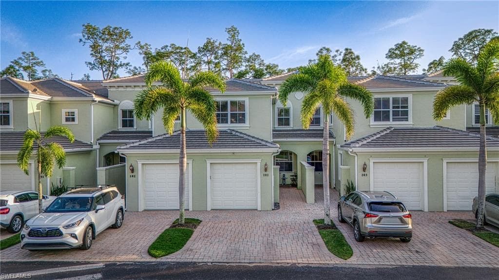 1345 Mariposa CIR 5-202 NAPLES, FL 34105