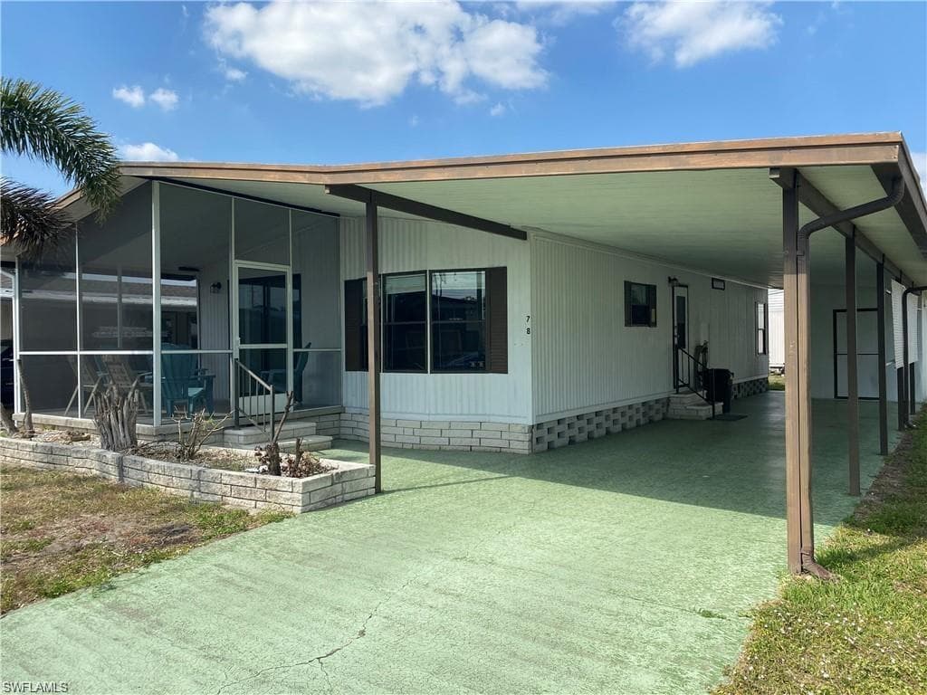 78 Sunrise AVE NORTH FORT MYERS, FL 33903