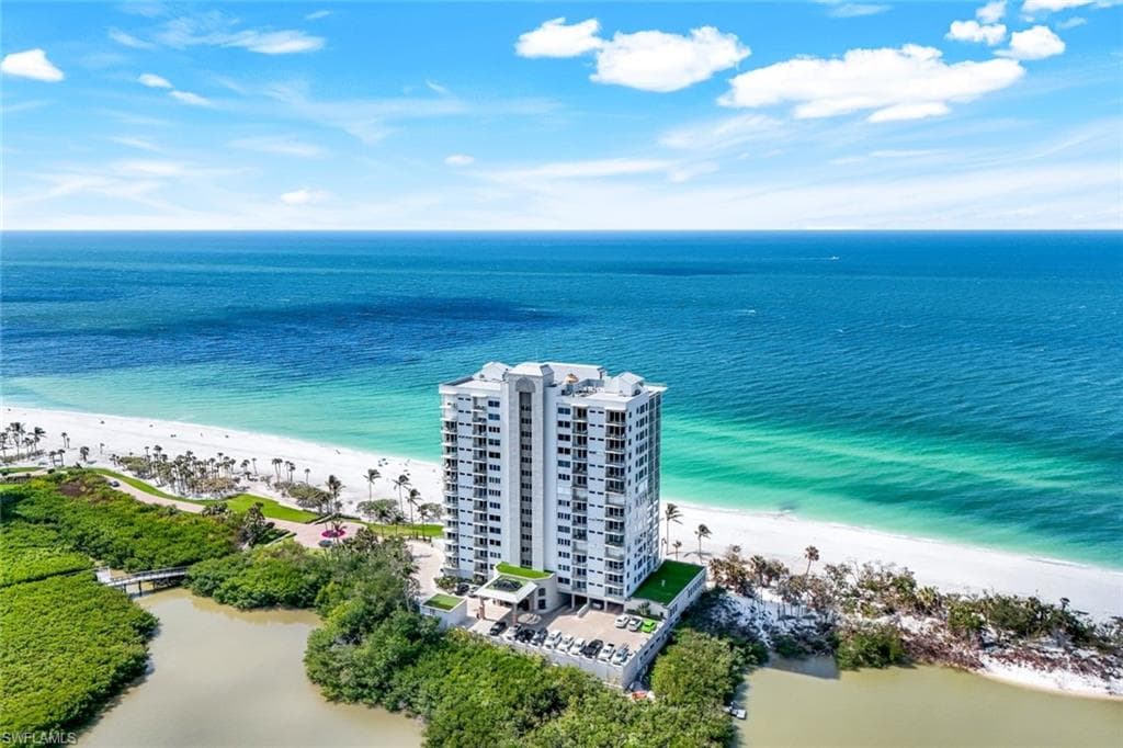 10 Seagate DR PH 2N NAPLES, FL 34103