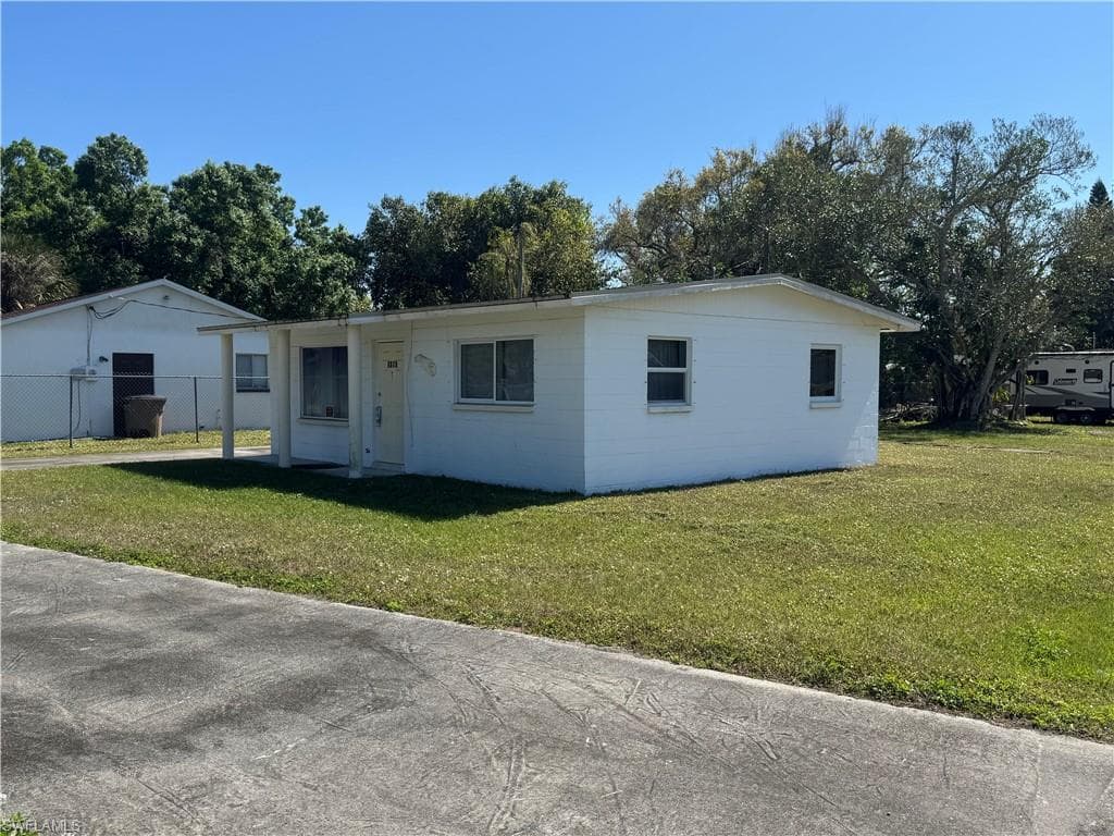 5194 Atlanta AVE FORT MYERS, FL 33905