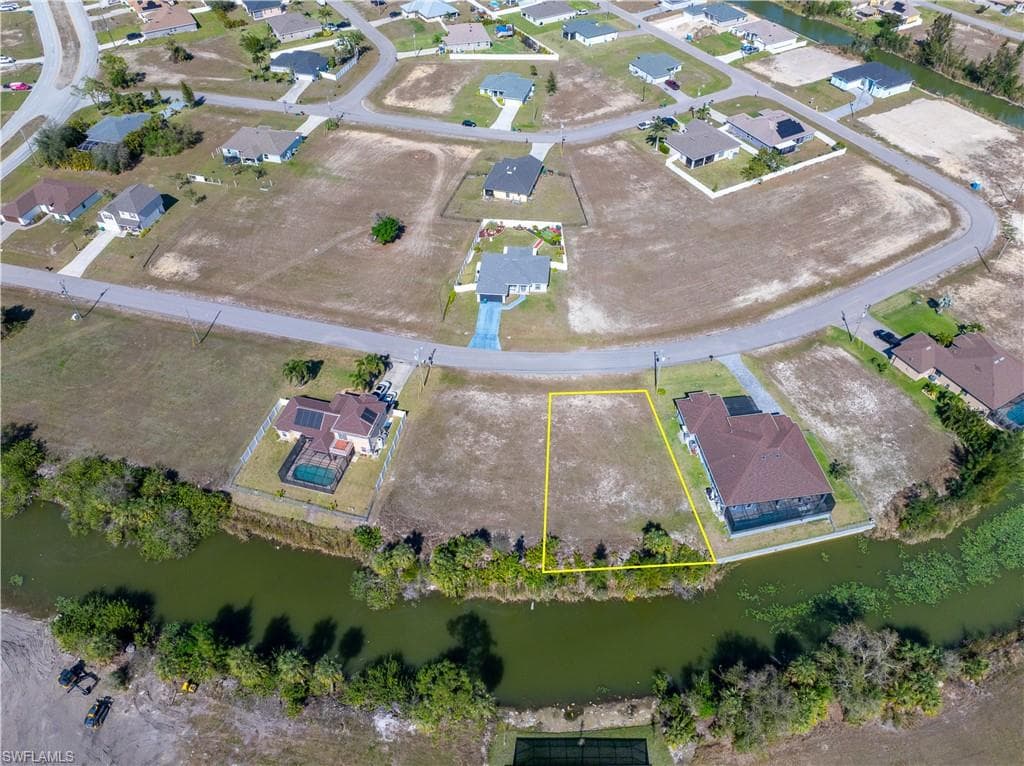 2028 NE 34th LN CAPE CORAL, FL 33909
