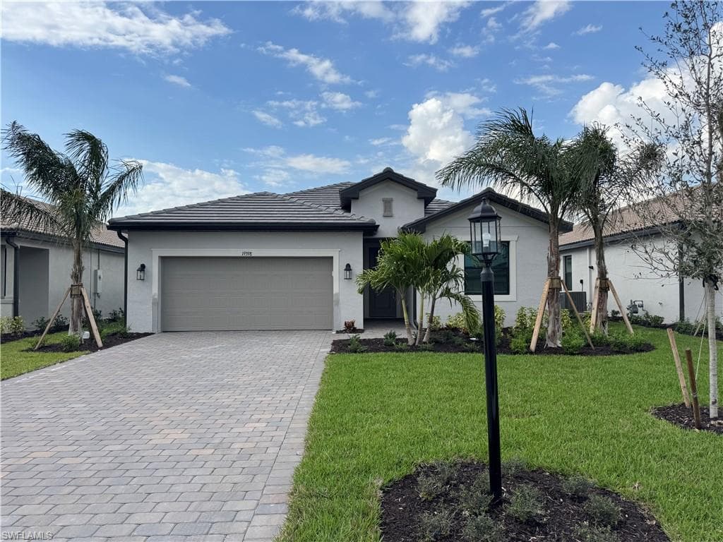 19398 Hinkley DR ESTERO, FL 33928