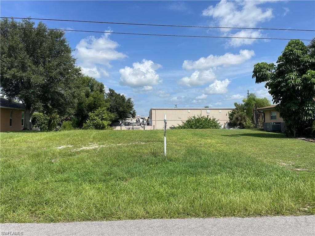 1216 SE 13th AVE CAPE CORAL, FL 33990