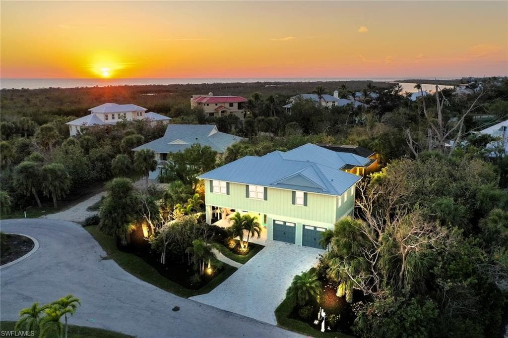 1817 Long Point LN SANIBEL, FL 33957