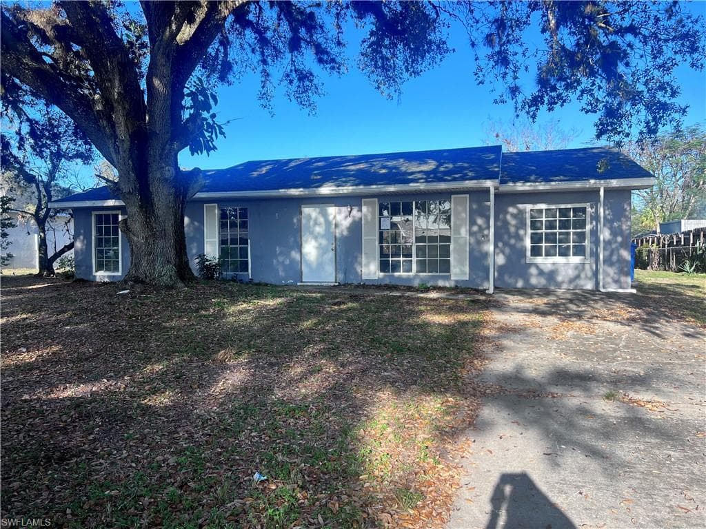 4030 School CIR LABELLE, FL 33935