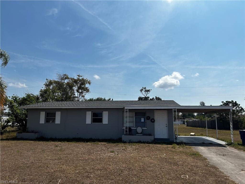 216 Oregon WAY LEHIGH ACRES, FL 33936