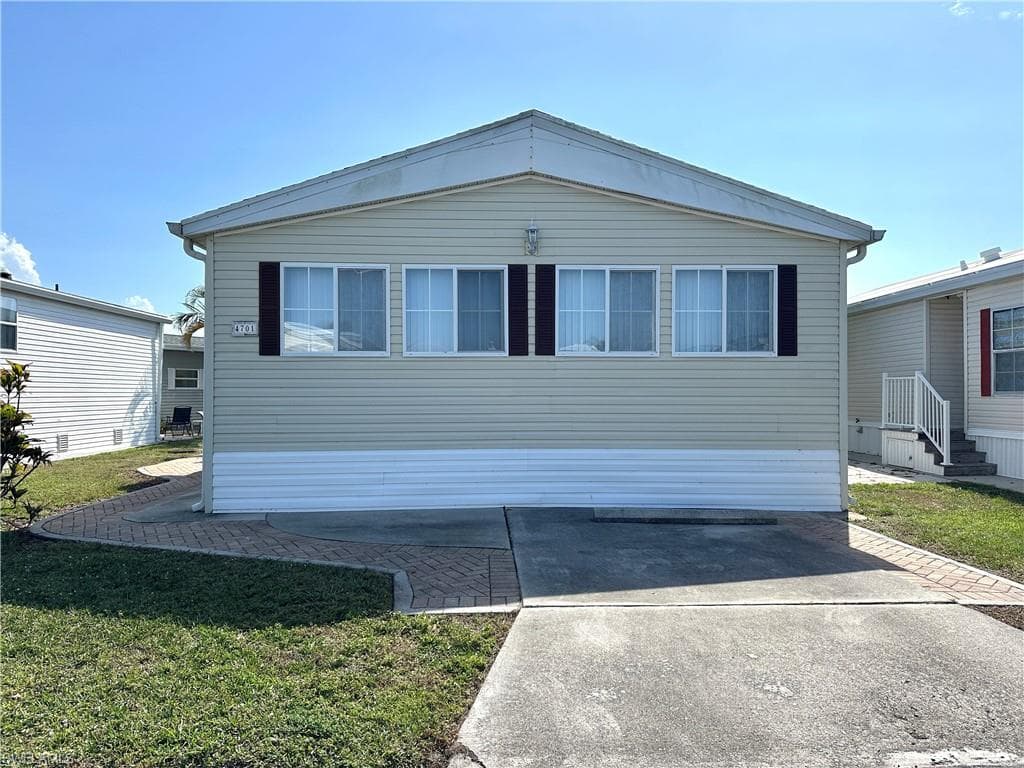 4701 Robert E Lee BLVD W ESTERO, FL 33928