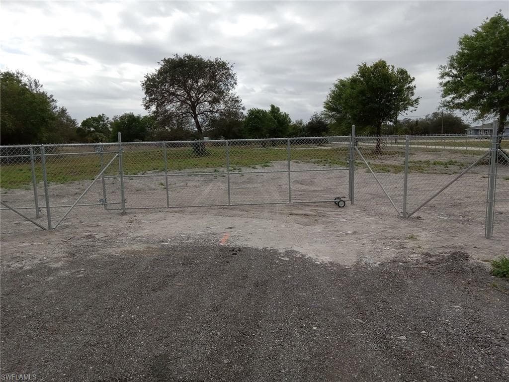 200 Bald Cypress AVE CLEWISTON, FL 33440