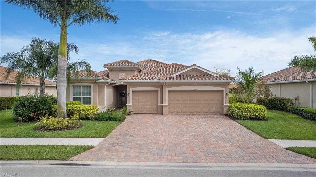 2290 Vermont LN NAPLES, FL 34120