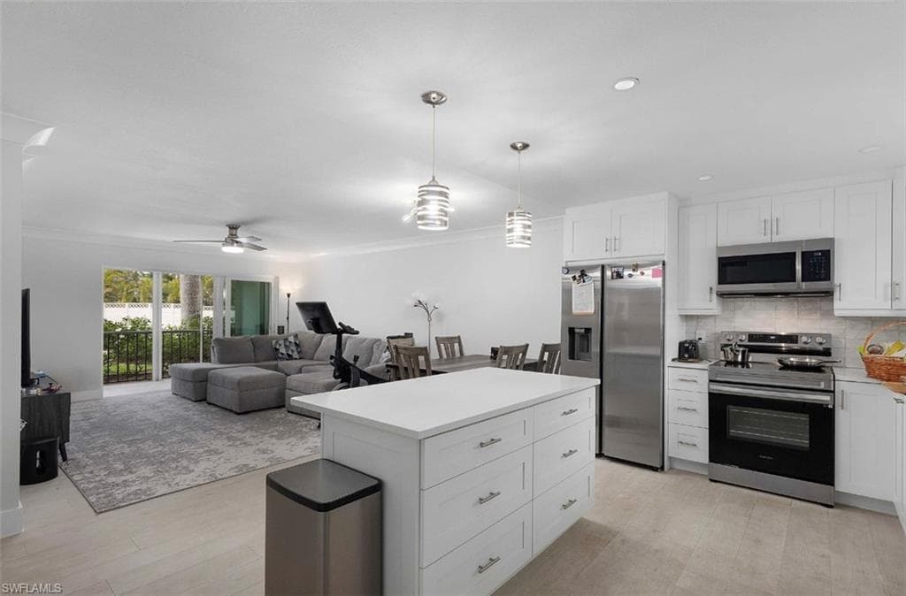 5 High Point CIR W 112 NAPLES, FL 34103