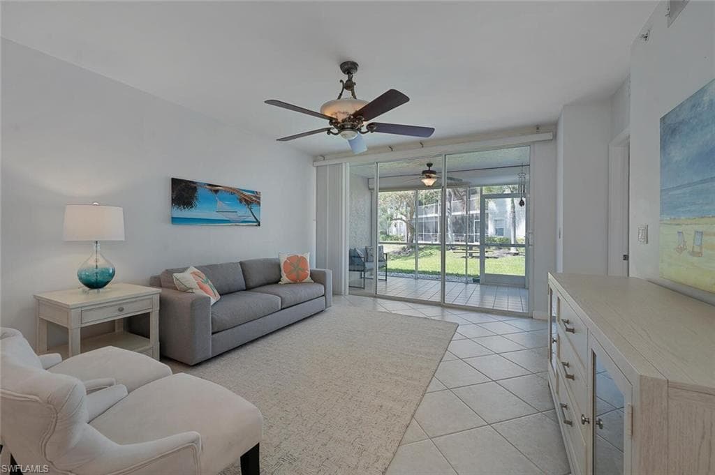 2585 Old Groves RD 104 NAPLES, FL 34109