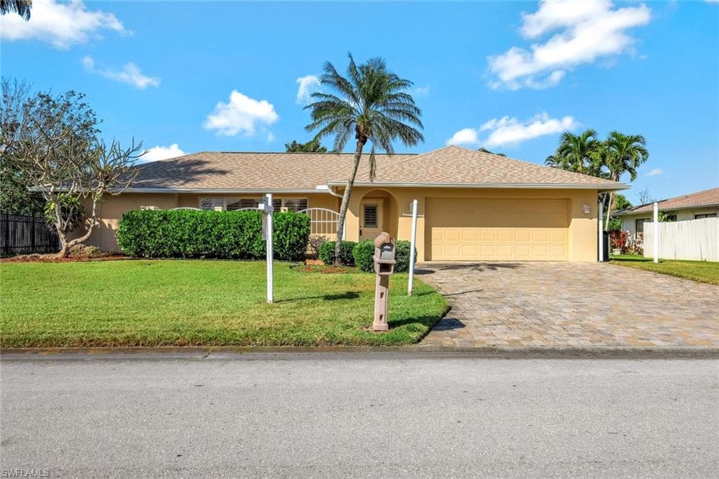 1388 Tredegar DR FORT MYERS, FL 33919