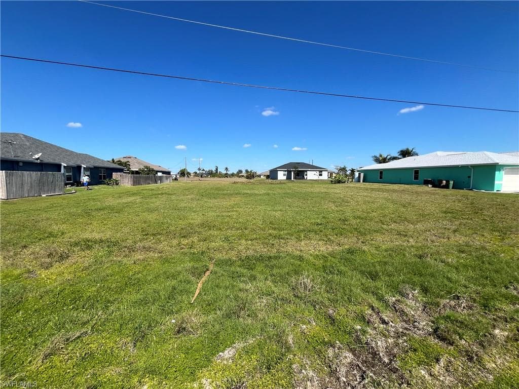 2221 NW 5th TER CAPE CORAL, FL 33993