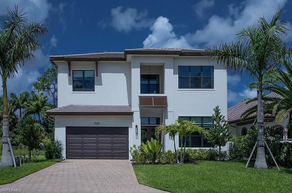 2935 Coco Lakes DR NAPLES, FL 34105