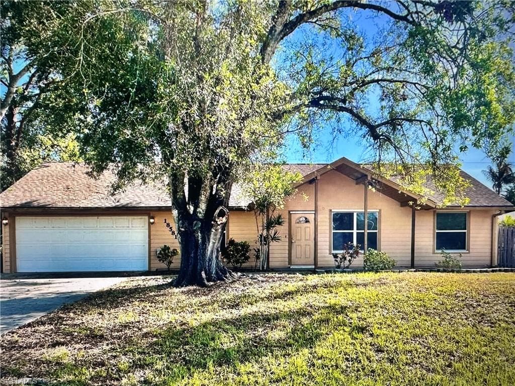 18581 Tampa RD E FORT MYERS, FL 33967