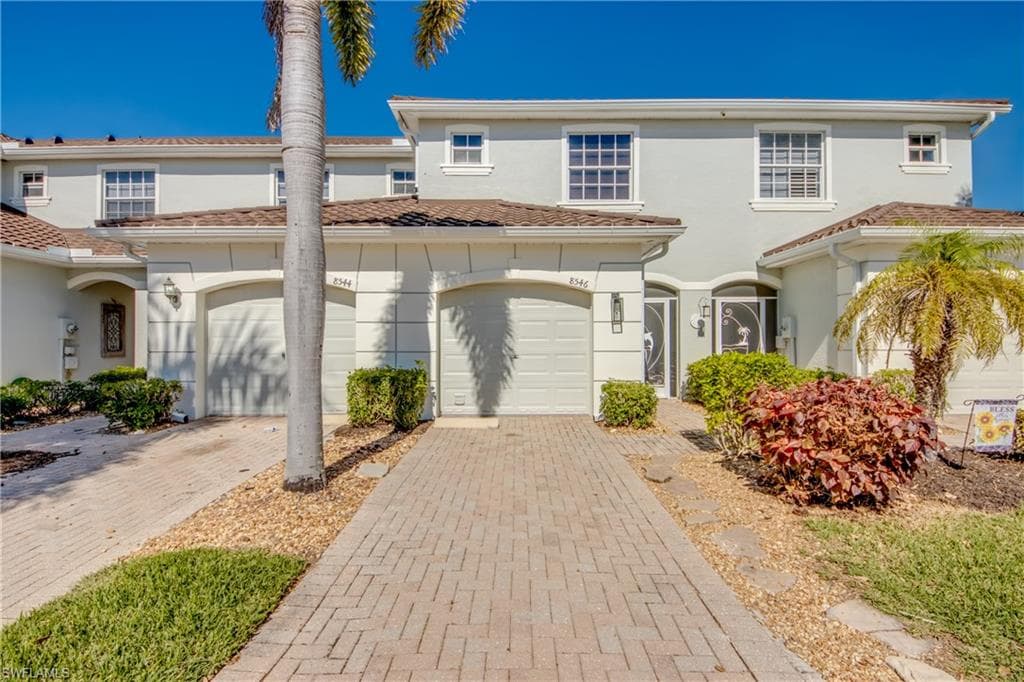 8546 Athena CT LEHIGH ACRES, FL 33971