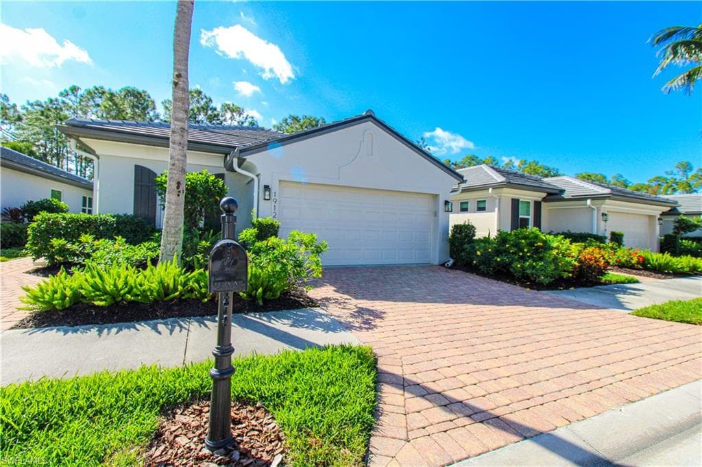 1912 Tarpon Bay DR N NAPLES, FL 34119