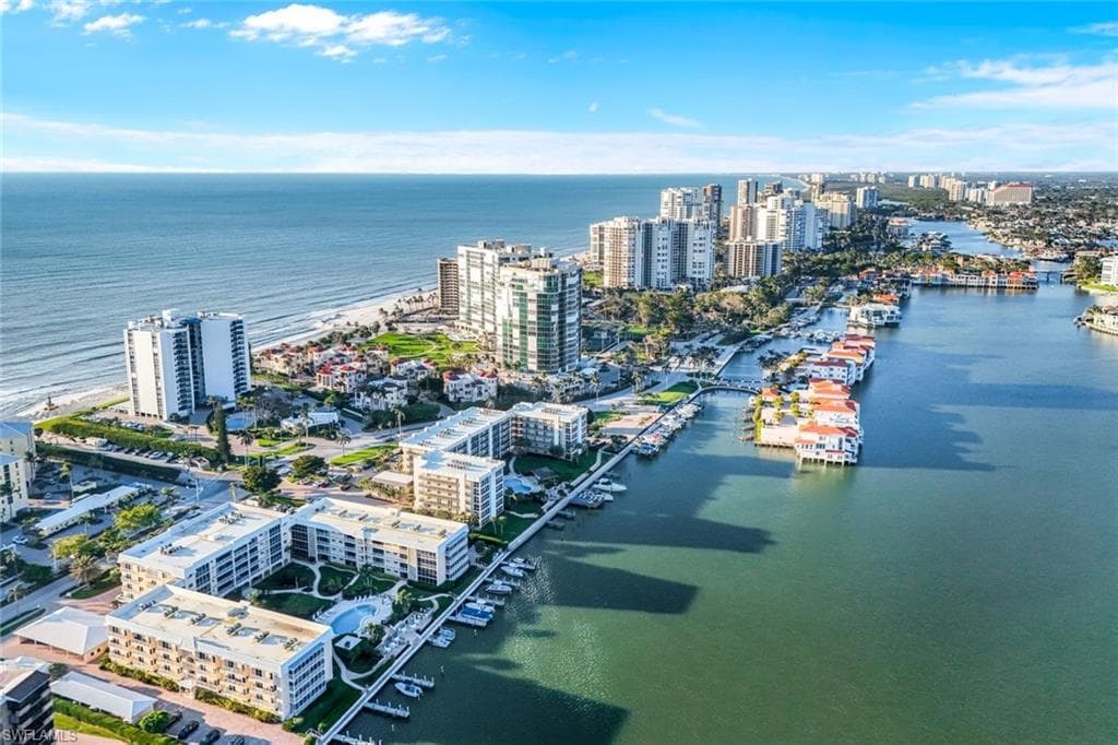 3450 Gulf Shore BLVD N 306 NAPLES, FL 34103