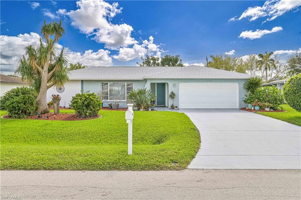 1210 SE 27th TER CAPE CORAL, FL 33904