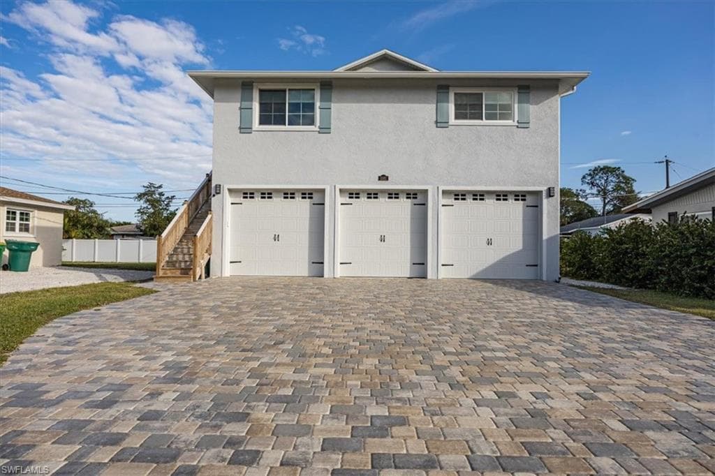 3561 Thomasson DR NAPLES, FL 34112
