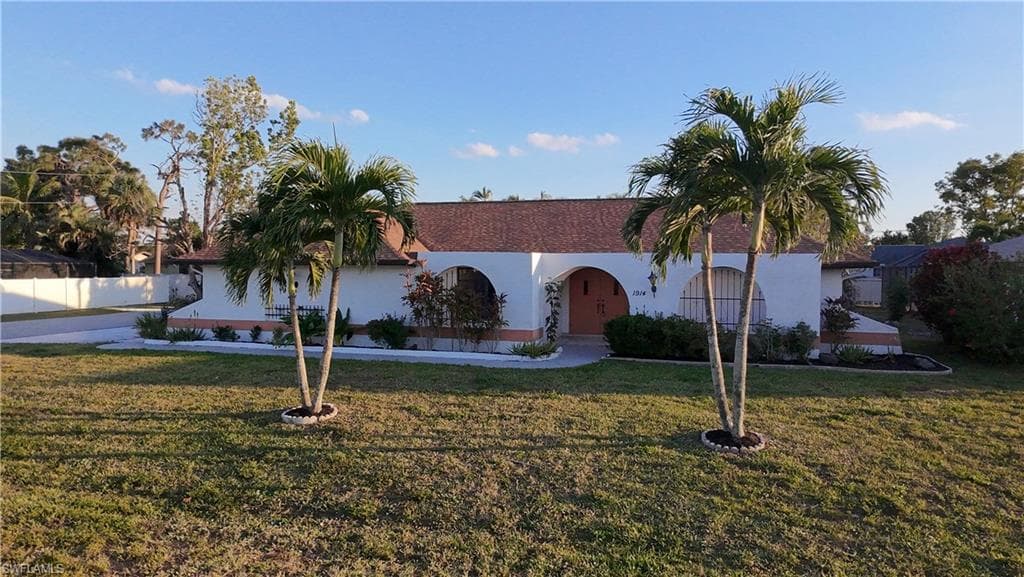 1914 SE 16th ST CAPE CORAL, FL 33990