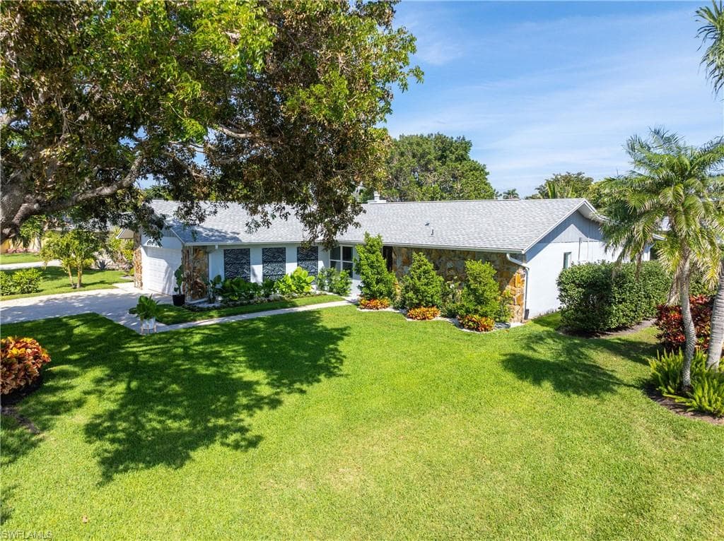 425 Pine Lake DR NAPLES, FL 34112