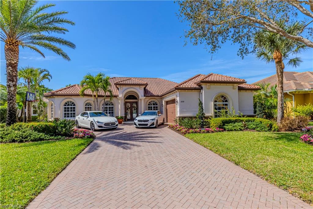 389 Cypress WAY W NAPLES, FL 34110