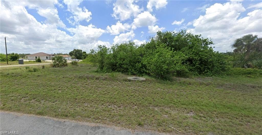 8001 Toy LN LABELLE, FL 33935