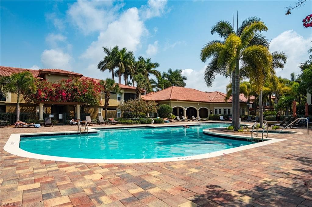 8870 Colonnades CT W 313 BONITA SPRINGS, FL 34135
