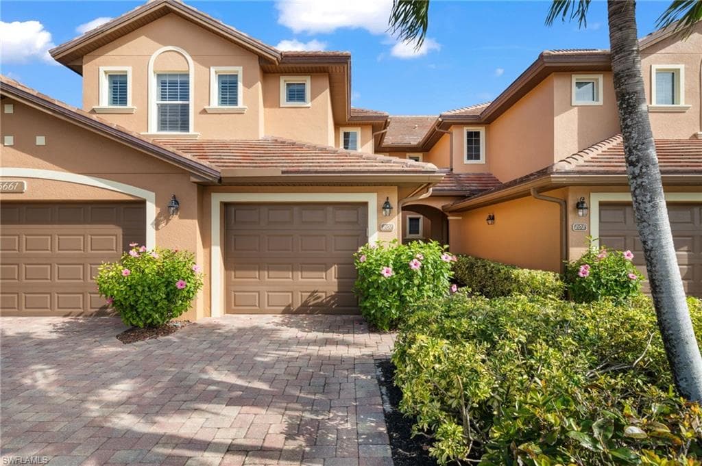 6661 Alden Woods Circle 201 NAPLES, FL 34113
