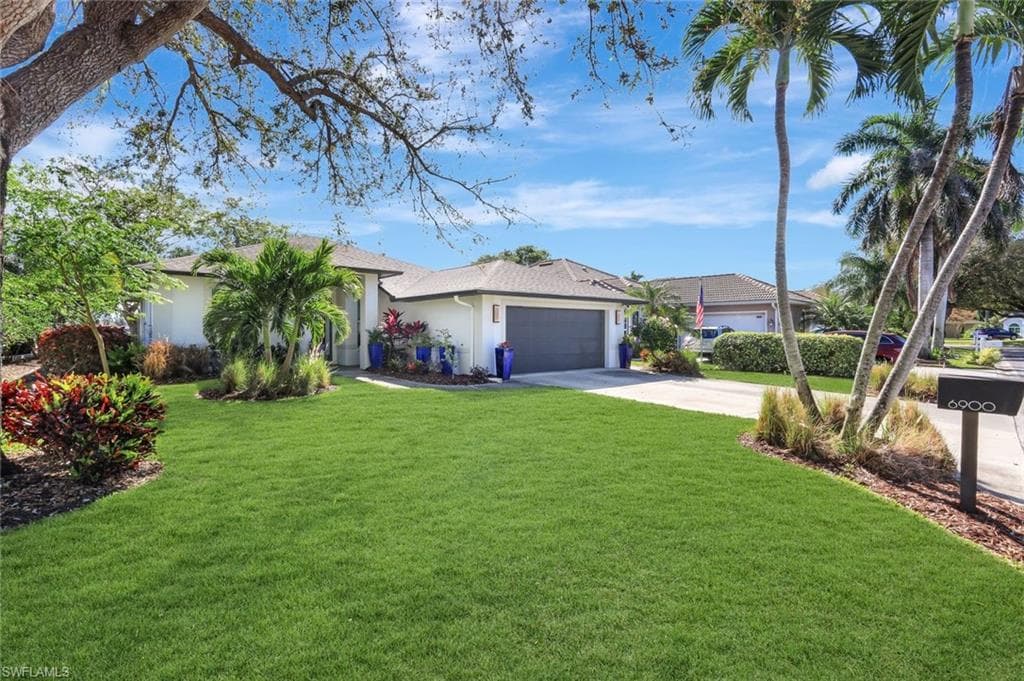 6900 Lone Oak BLVD NAPLES, FL 34109