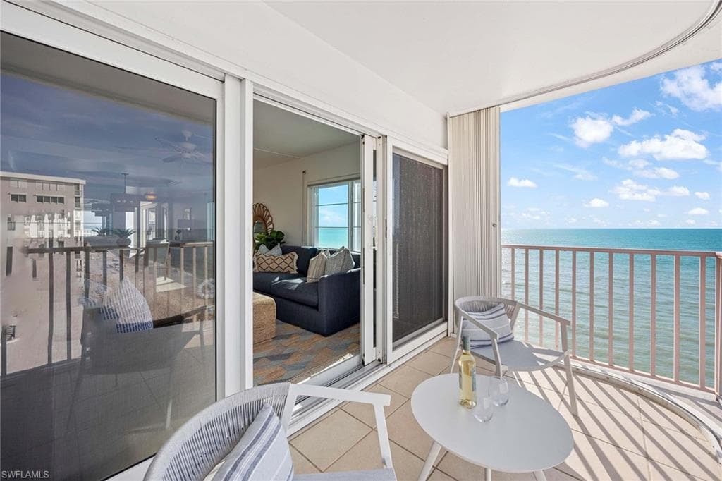 3443 Gulf Shore BLVD N 517 NAPLES, FL 34103