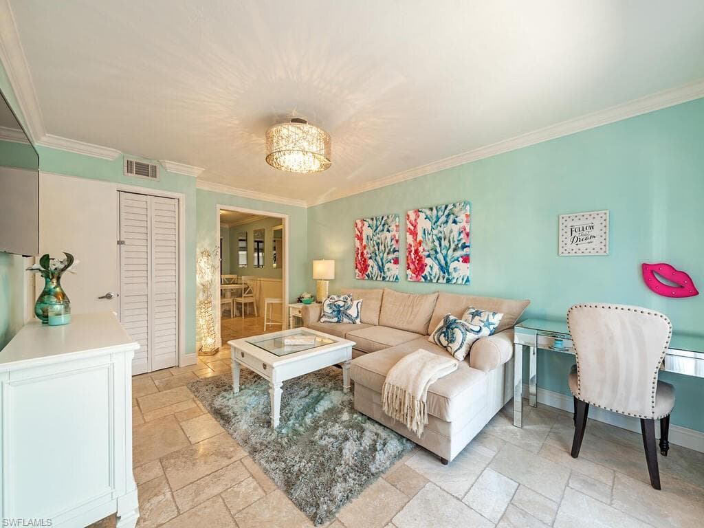 15 Marco Villas DR O3 MARCO ISLAND, FL 34145