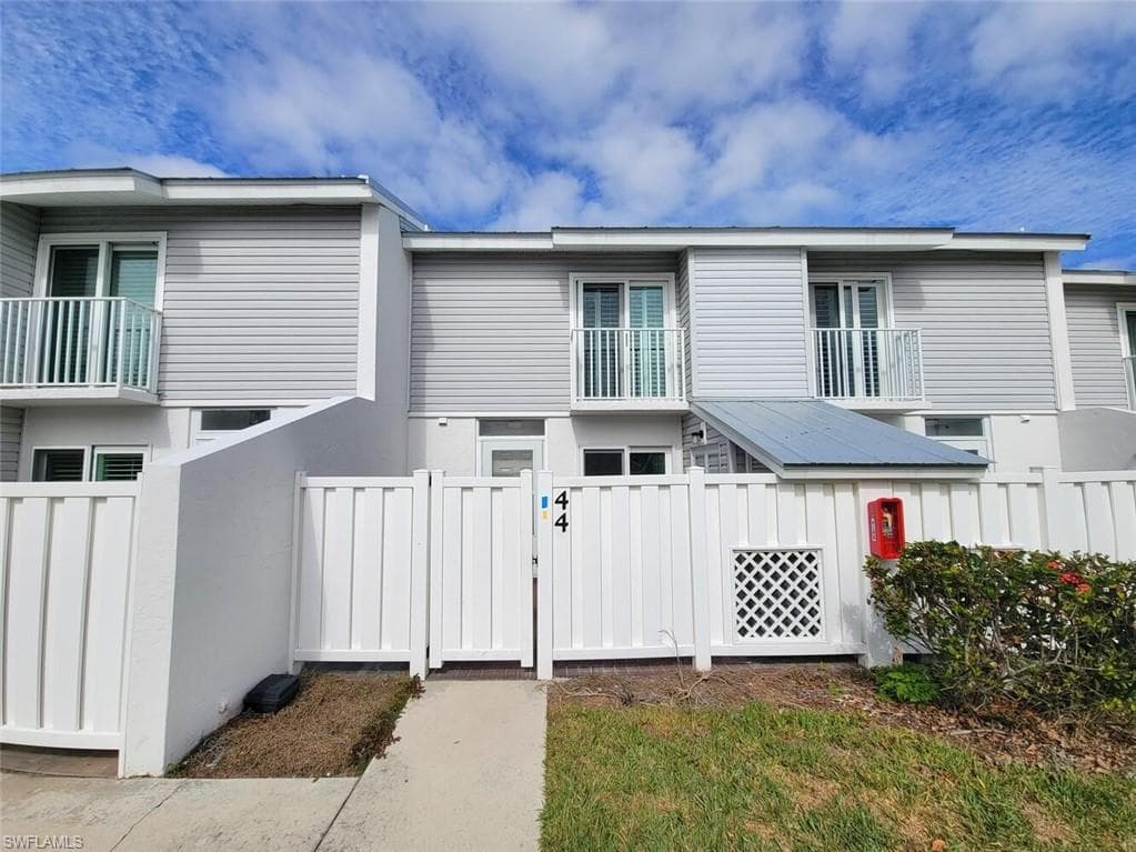 18014 San Carlos BLVD 44 FORT MYERS BEACH, FL 33931