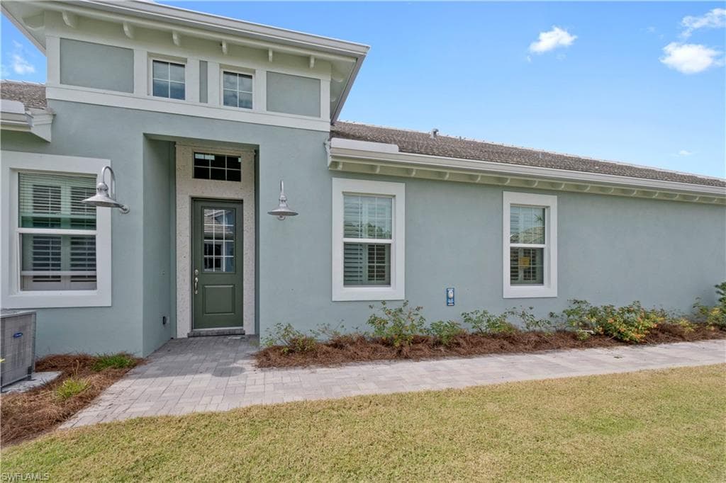 8877 Yucatan CT NAPLES, FL 34112
