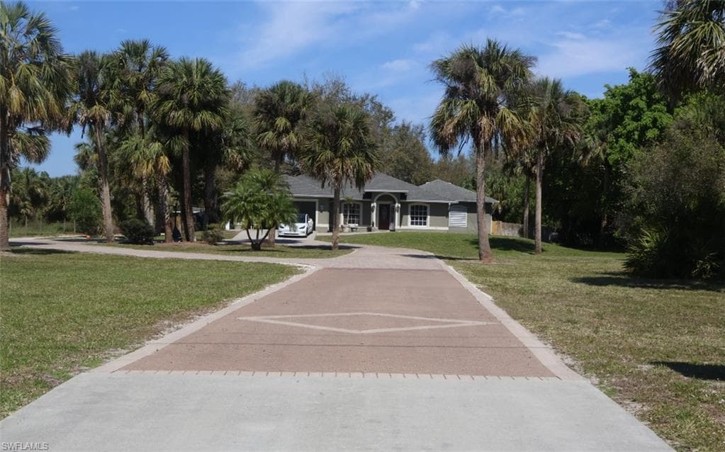 141 18th AVE NE NAPLES, FL 34120