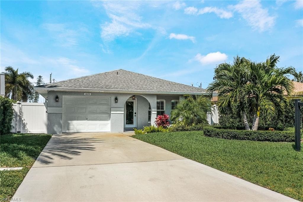 619 106th AVE N NAPLES, FL 34108