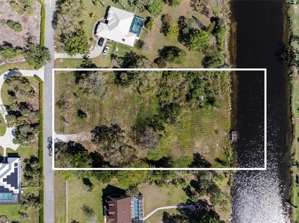 3241 German Woods CT NAPLES, FL 34116