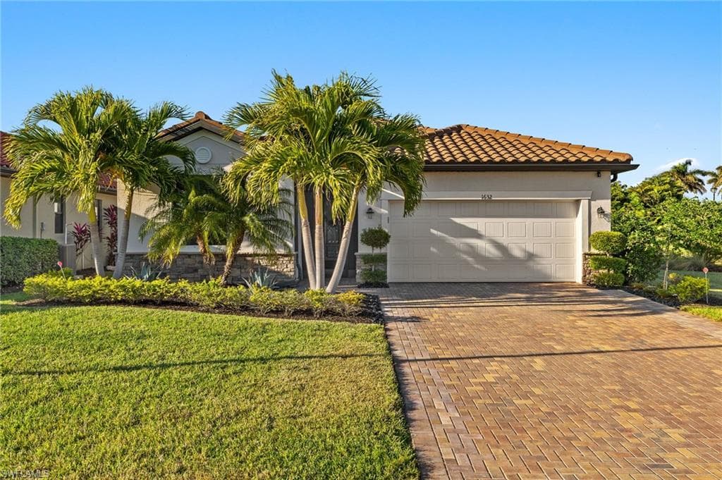 1632 Santiago CIR NAPLES, FL 34113