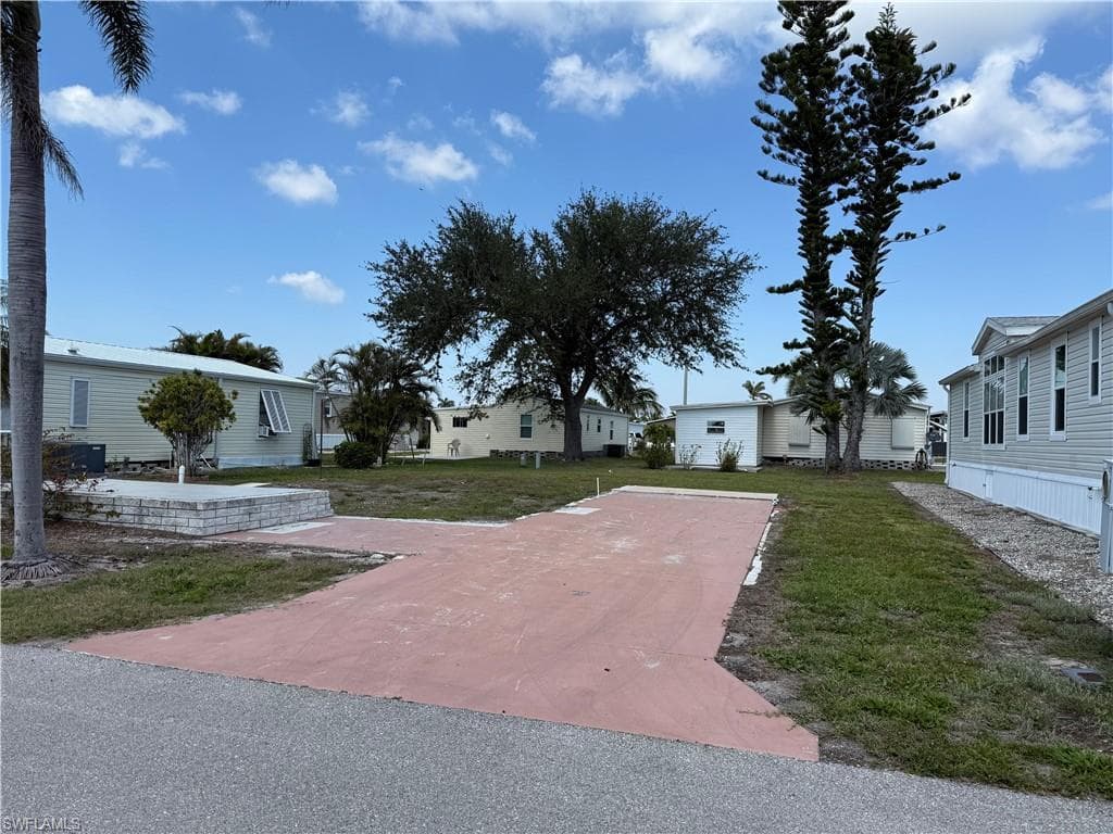 4944 Cobiac DR ST. JAMES CITY, FL 33956
