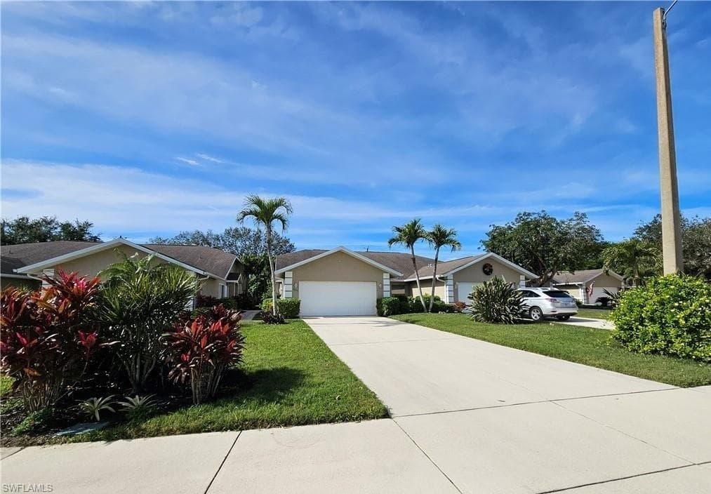 1909 W Crown Pointe BLVD NAPLES, FL 34112