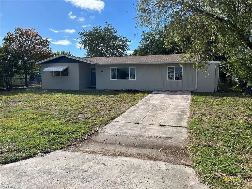 1525 Lindale CIR LEHIGH ACRES, FL 33936