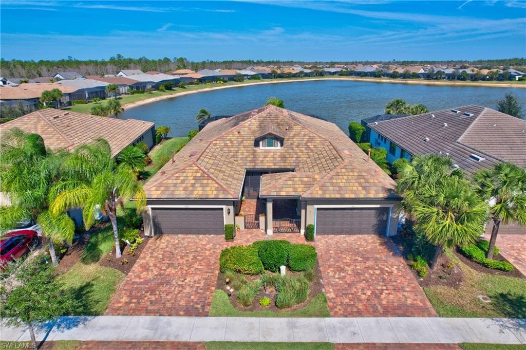 7815 Jacaranda LN NAPLES, FL 34114