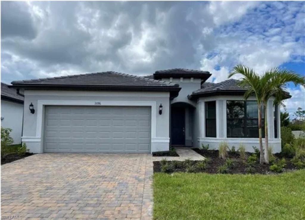2096 Yellowfin CIR NAPLES, FL 34114